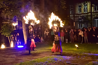 Ohňová show Pa-Li-Tchi