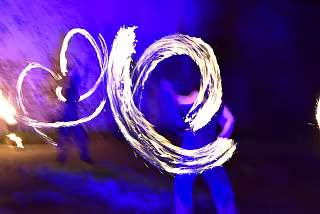 Ohňová show Pa-Li-Tchi